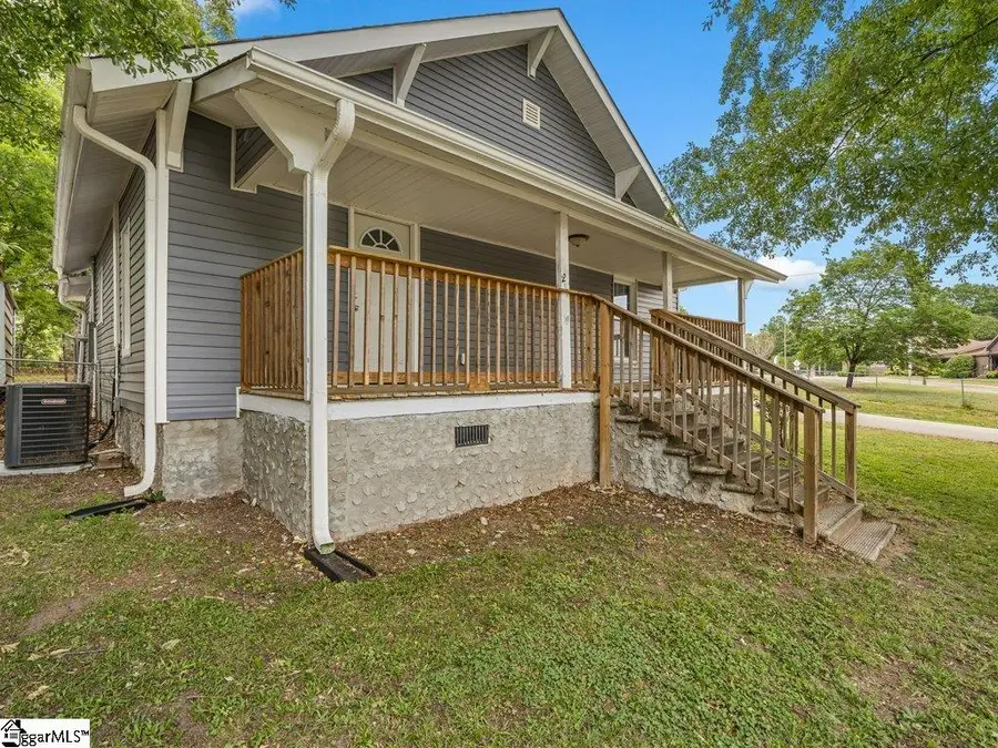 207 Poole Street, Woodruff, SC 29388-1633 - #3