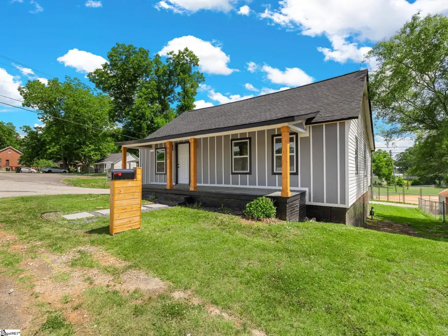 605 Gray Street, Woodruff, SC 29388 - #2