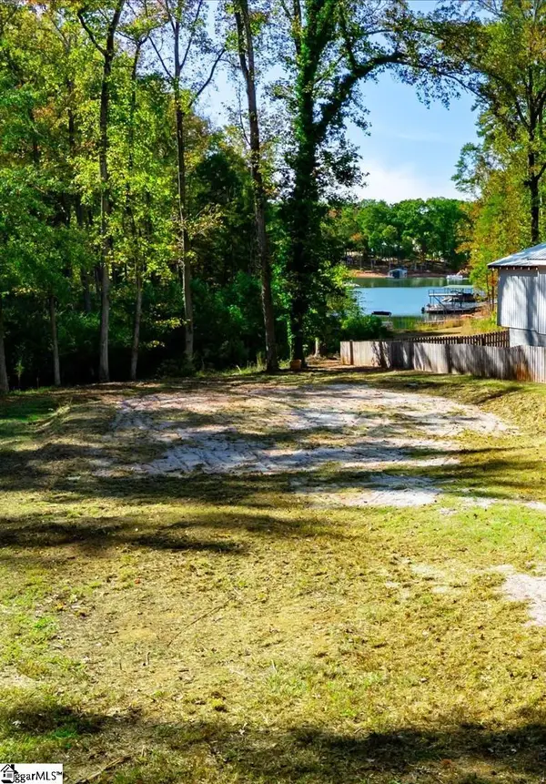 351 Lakewood Drive, Townville, SC 29689