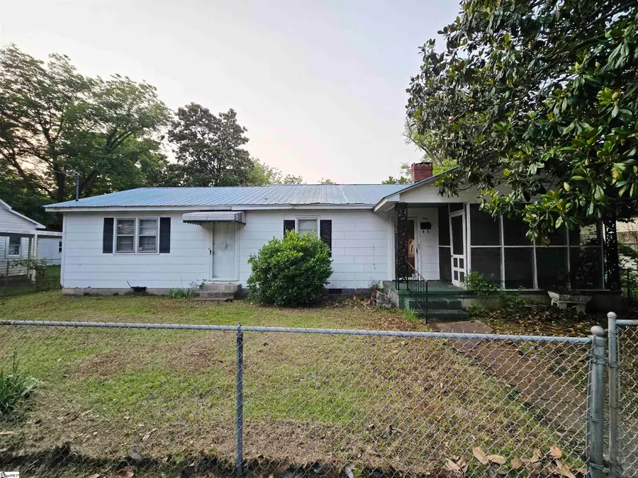 905 Ashe Street, Bennettsville, SC 29512 - #3