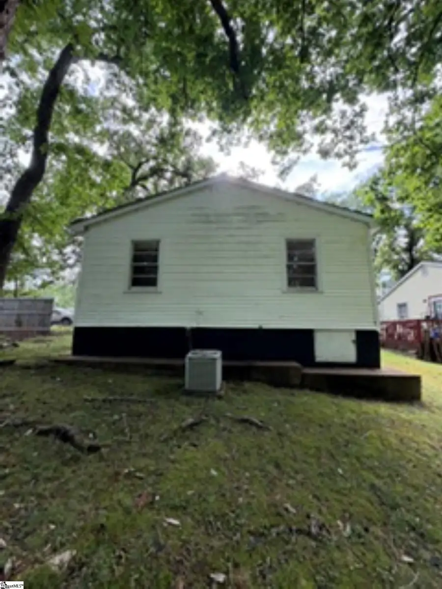 729 W Georgia Street, Woodruff, SC 29388 - #2