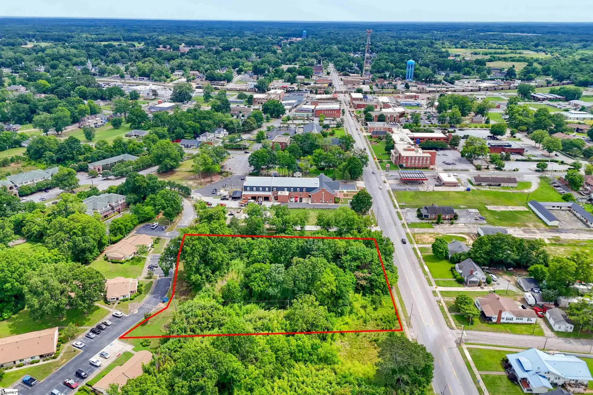 410 N Broad Street, Clinton, SC 29325 - #1