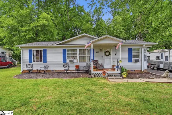 129 Notchwoods Drive, Boiling Springs, SC 29316