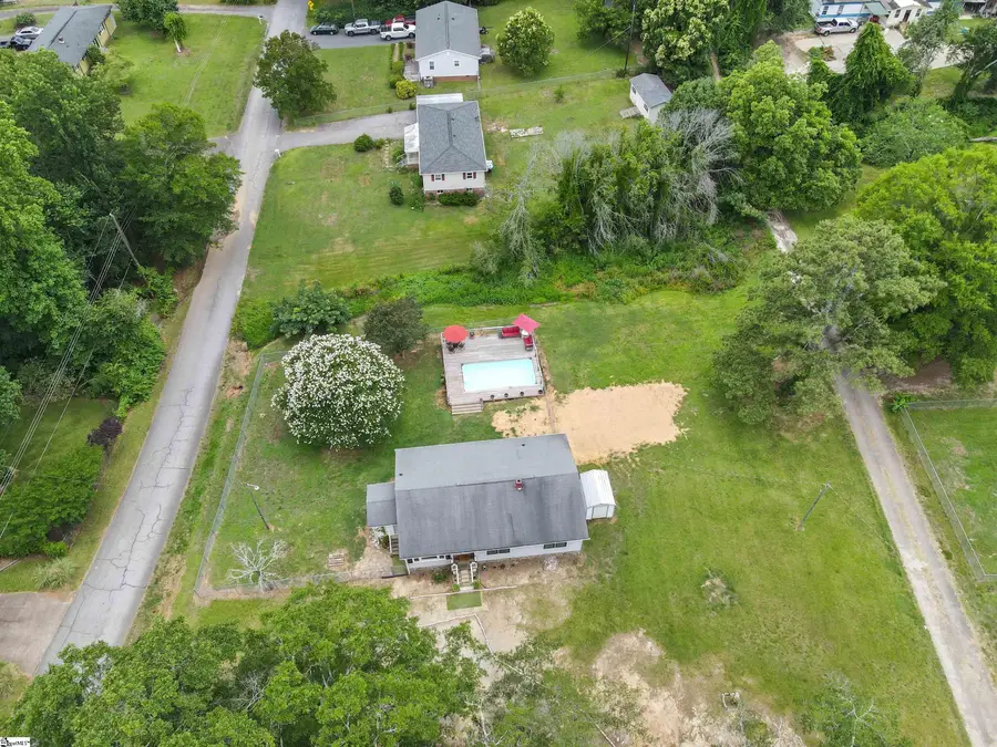 548 Honeysuckle Road, Spartanburg, SC 29303 - #3