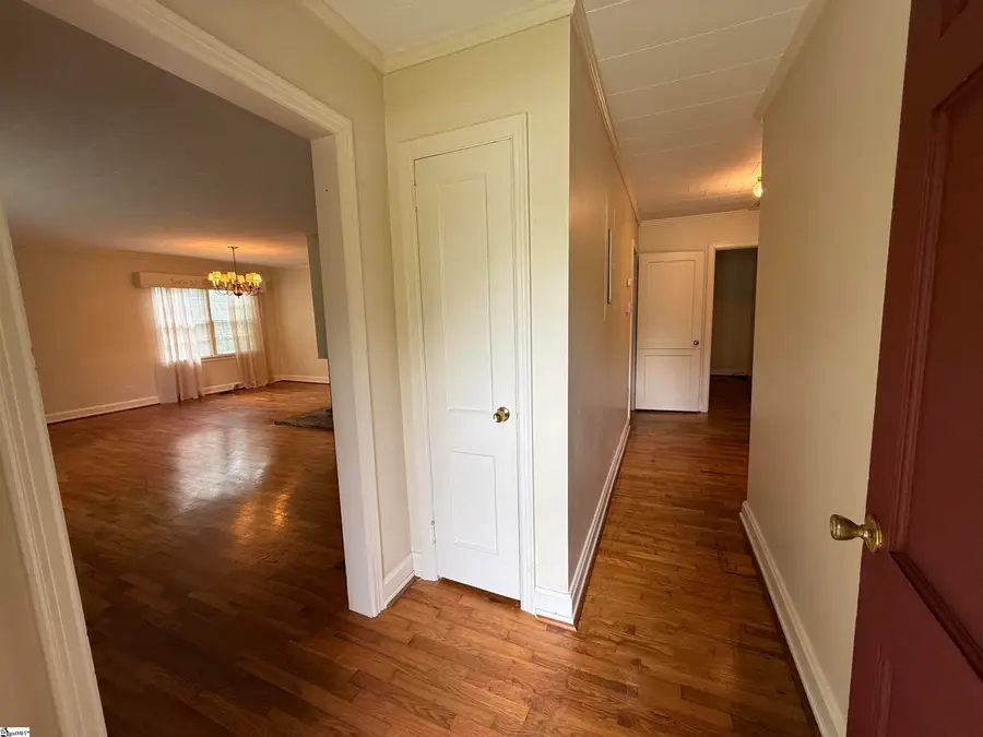 301 Pine Street, Clinton, SC 29325 - #3