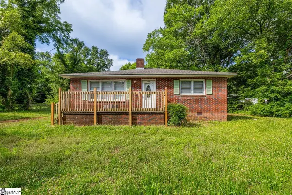 157 Hampton Street, Wellford, SC 29385