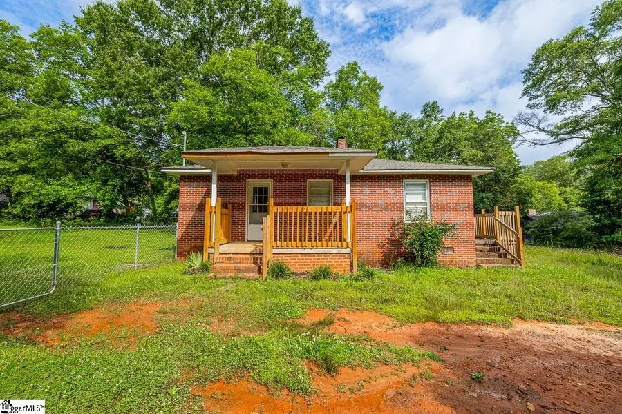 157 Hampton Street, Wellford, SC 29385 - #2