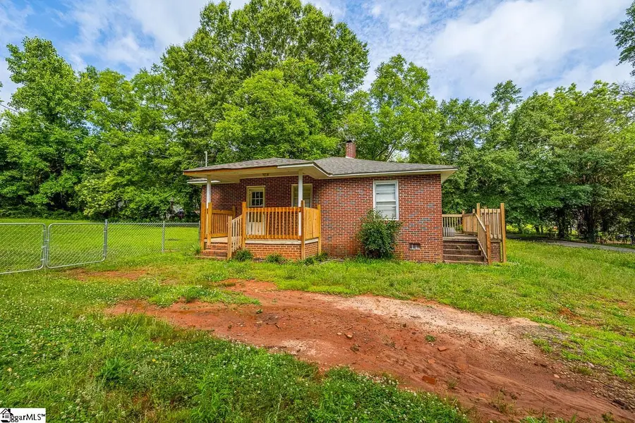 157 Hampton Street, Wellford, SC 29385 - #3
