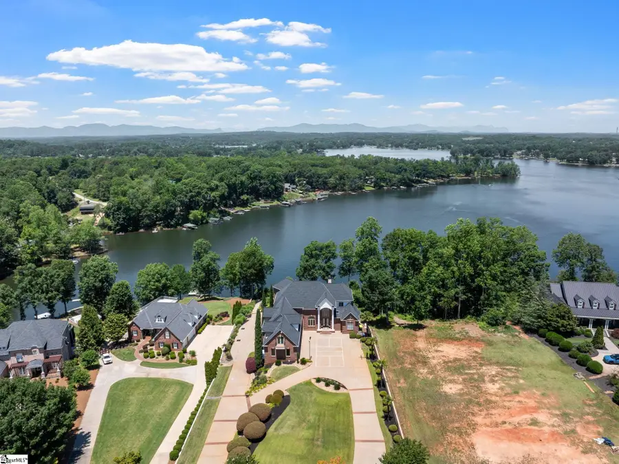 204 E Caledonia Court, Inman, SC 29349 - #2
