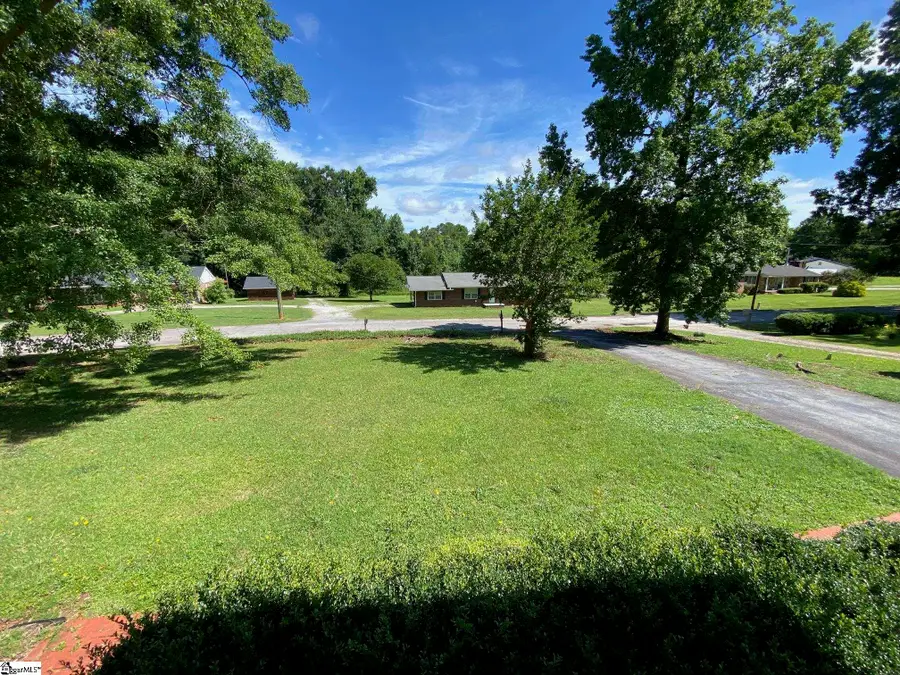 110 Kingston Drive, Laurens, SC 29360 - #3