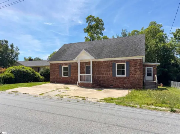 202 E Centennial Street, Clinton, SC 29325