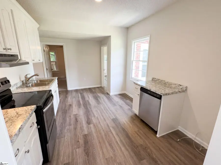 202 E Centennial Street, Clinton, SC 29325 - #2