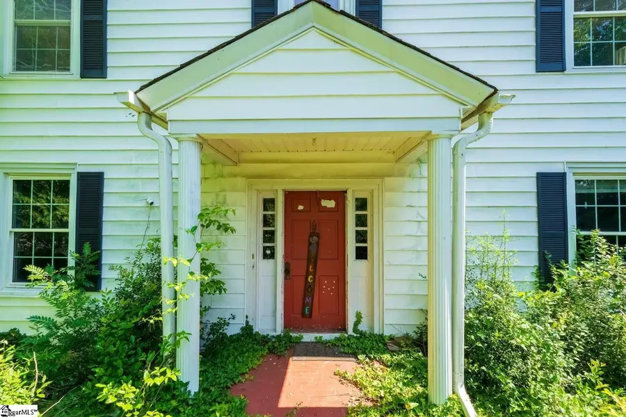204 W Farley Avenue, Laurens, SC 29360 - #2