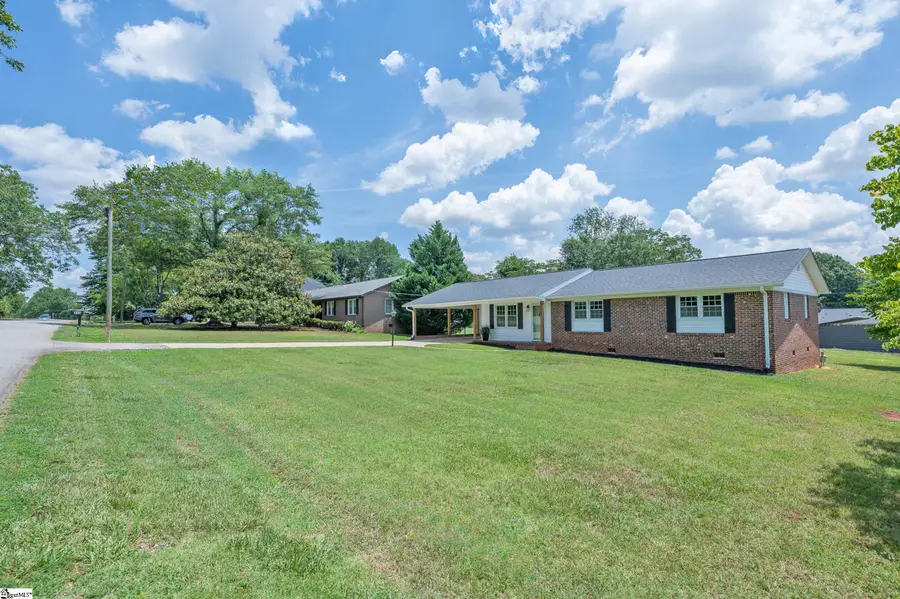 115 Wolfe Road, Greer, SC 29650 - #2