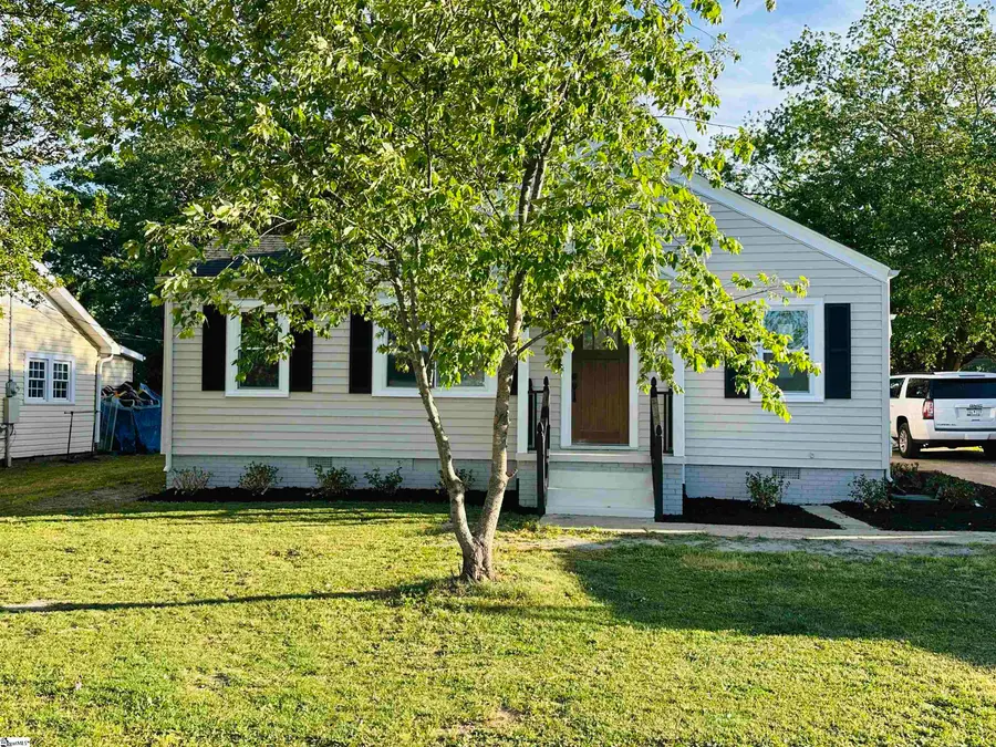 414 E Fairview Avenue, Greer, SC 29651 - #2