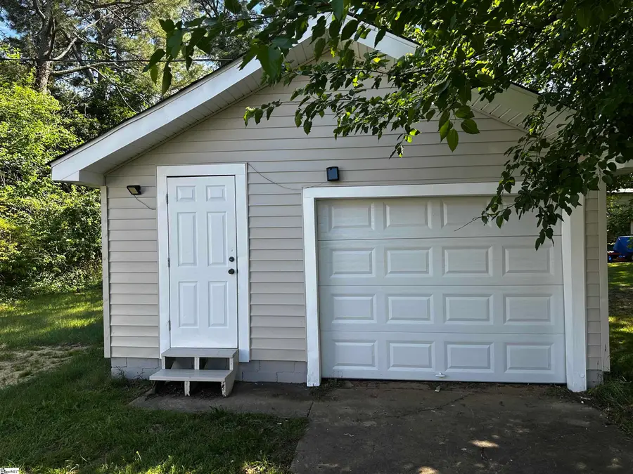 414 E Fairview Avenue, Greer, SC 29651 - #3