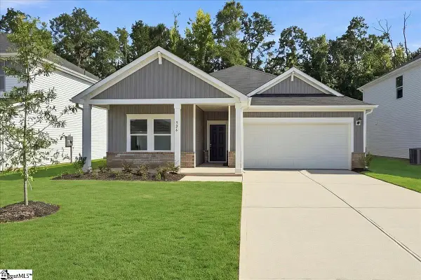 926 Rising Oak Court, Spartanburg, SC 29301