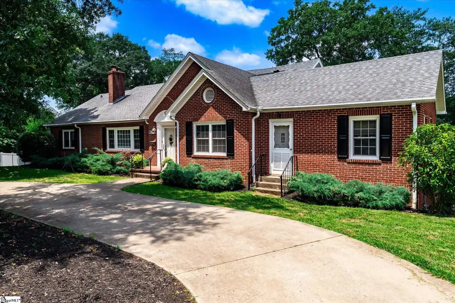303 North Avenue, Greer, SC 29650 - #2
