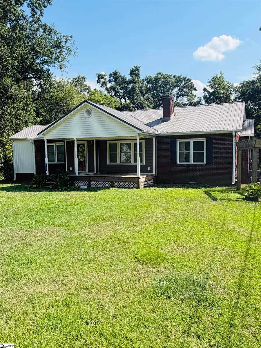 515 Church Street, Laurens, SC 29360 - #2
