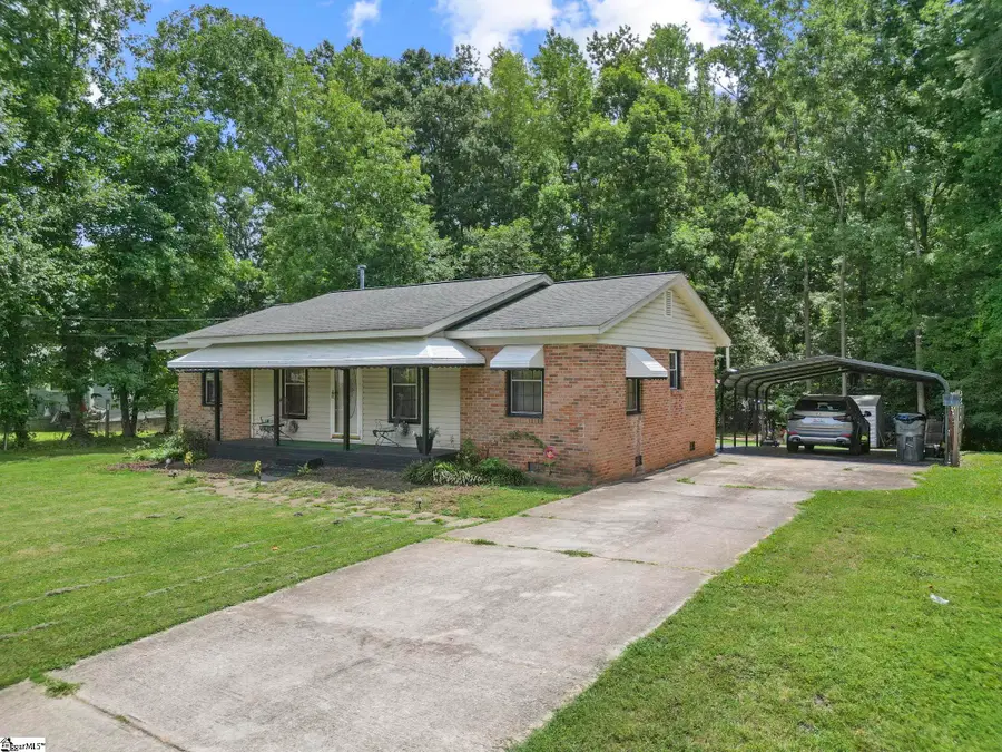 304 Stuart Street, Laurens, SC 29360 - #2