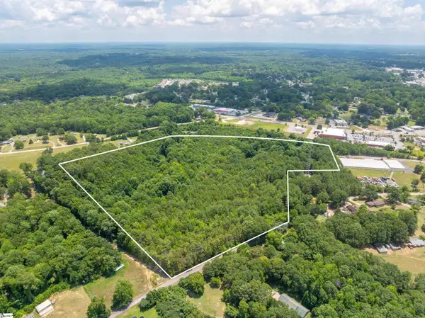 14 Sloan Lake Road, Woodruff, SC 29388