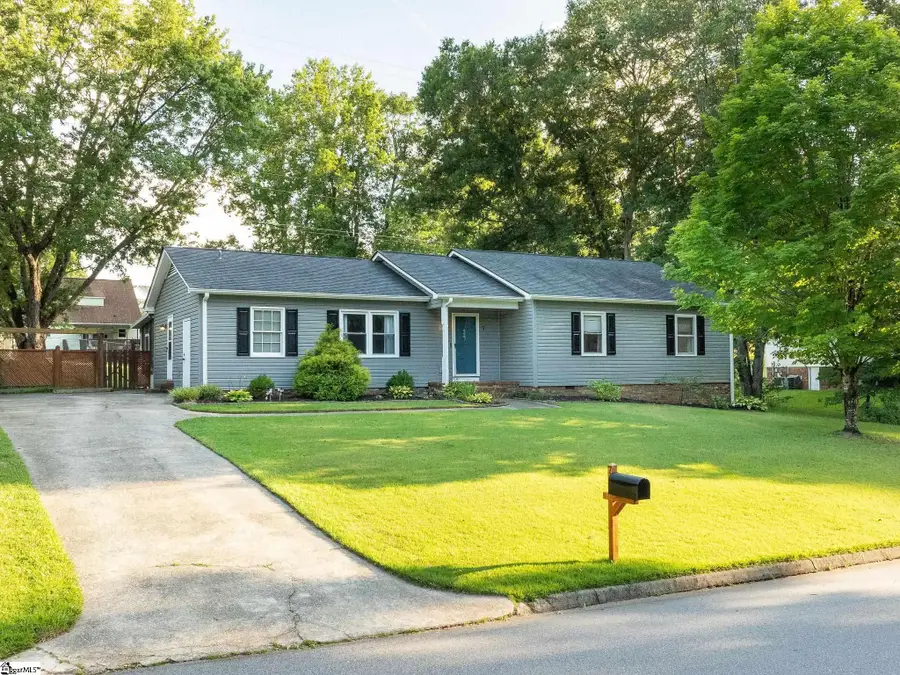7 Crowndale Court, Taylors, SC 29687 - #3