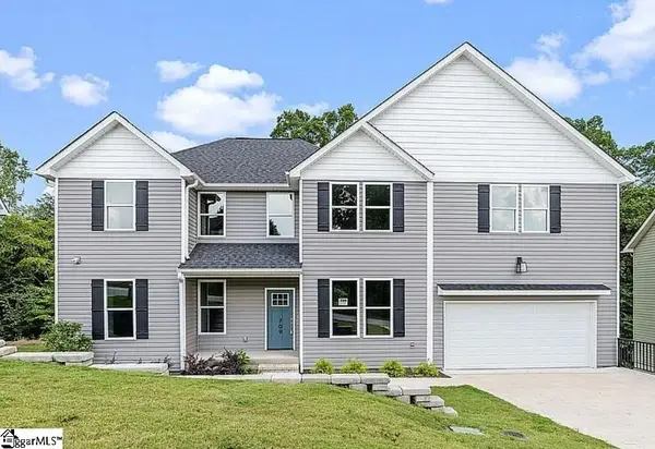 709 Rockcliff Street, Greenville, SC 29617-6746