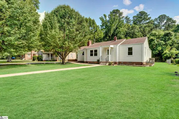 207 Elm Street, Clinton, SC 29325