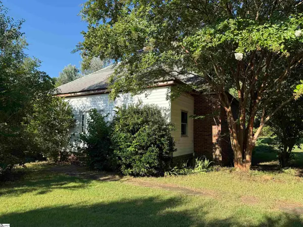 1019 Dunklin Bridge Road, Fountain Inn, SC 29644