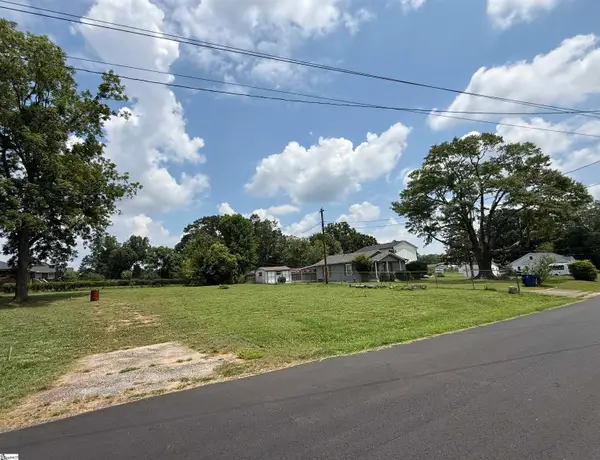211 Pine Street, Reidville, SC 29375