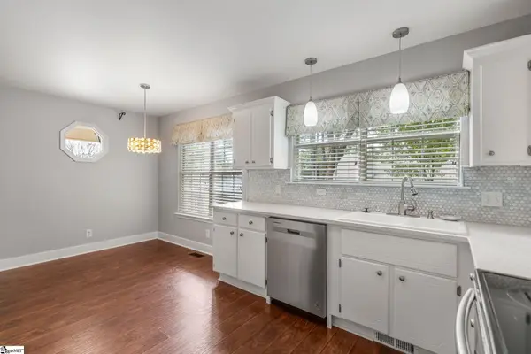 140 Oak Valley Drive, Simpsonville, SC 29681