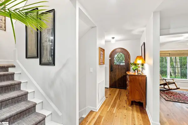 10 Marshall Court, Greenville, SC 29605-1220