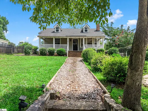143 Broadway Avenue, Tryon, NC 28782-3701