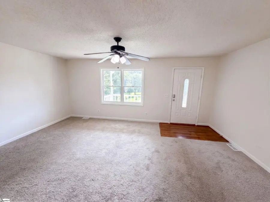 106 Hilltop Road, Laurens, SC 29360 - #3