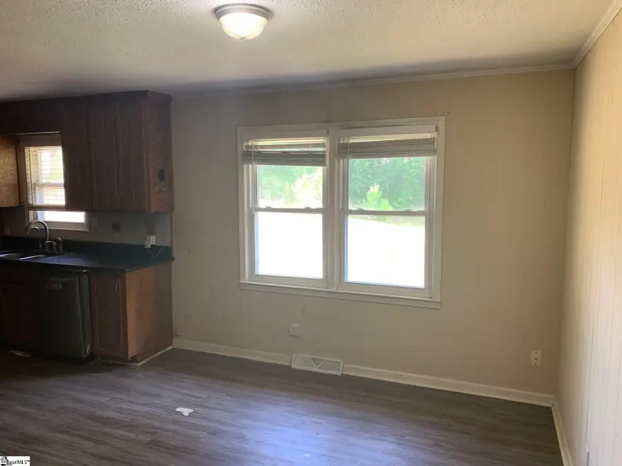 200 Windsor Drive, Laurens, SC 29360 - #3