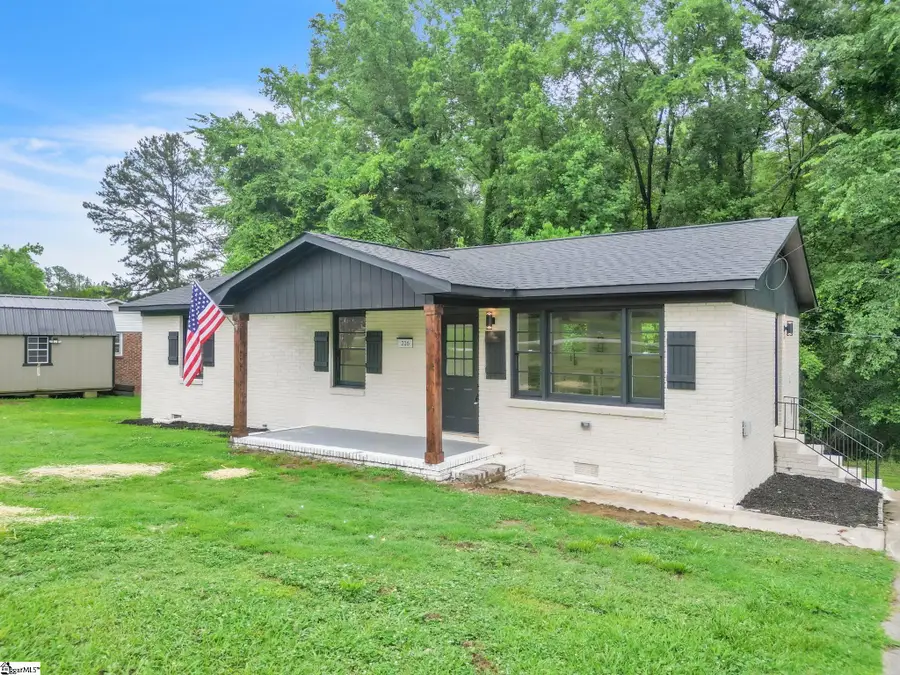 216 Ashcroft Drive, Greenwood, SC 29646 - #2