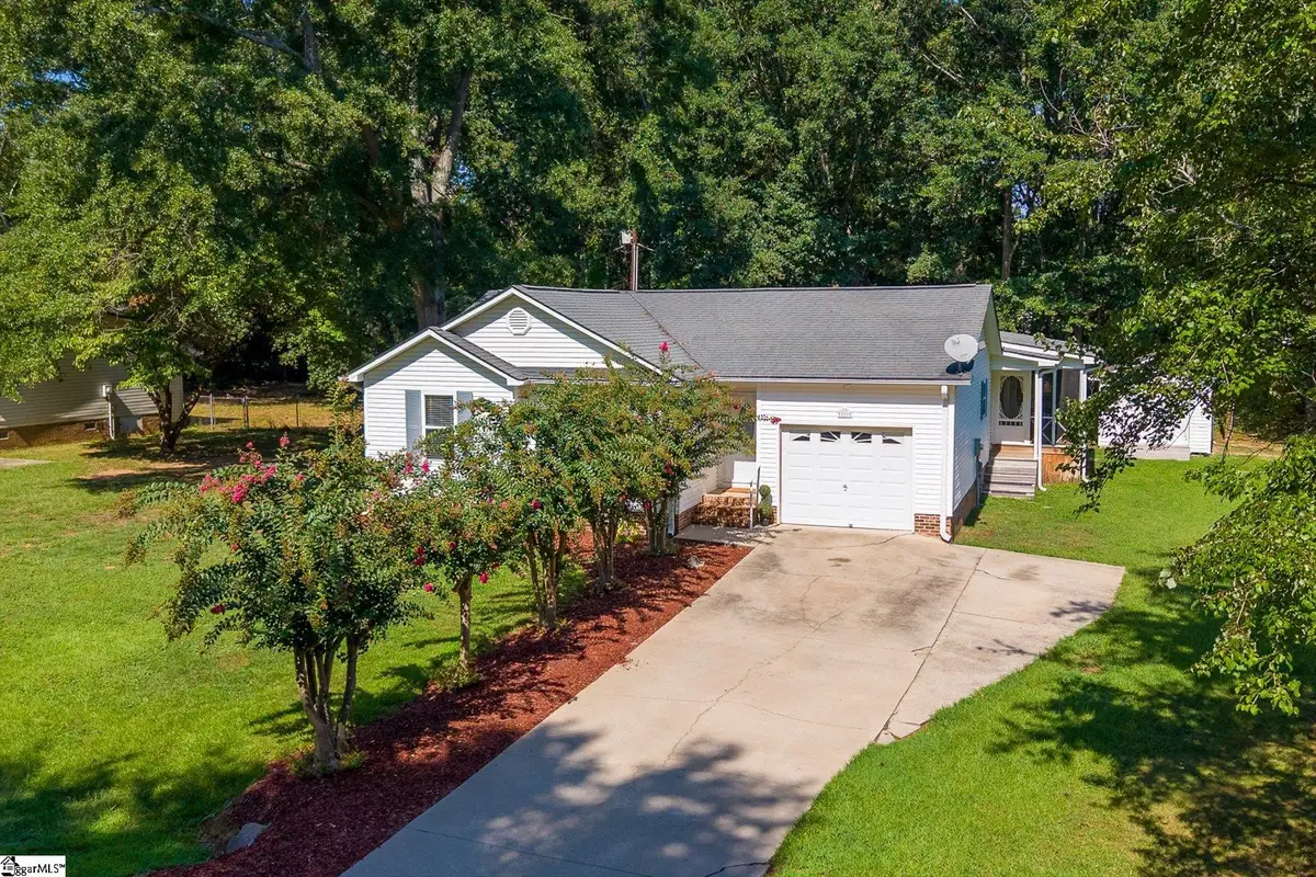 109 E Street, Williamston, SC 29697 - #1