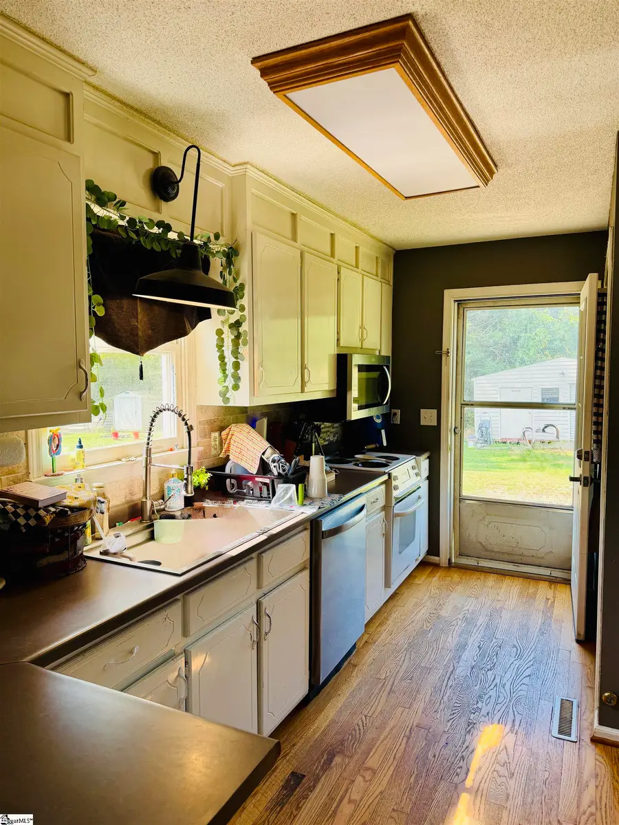 10479 Hwy 101 Highway, Gray Court, SC 29645 - #2