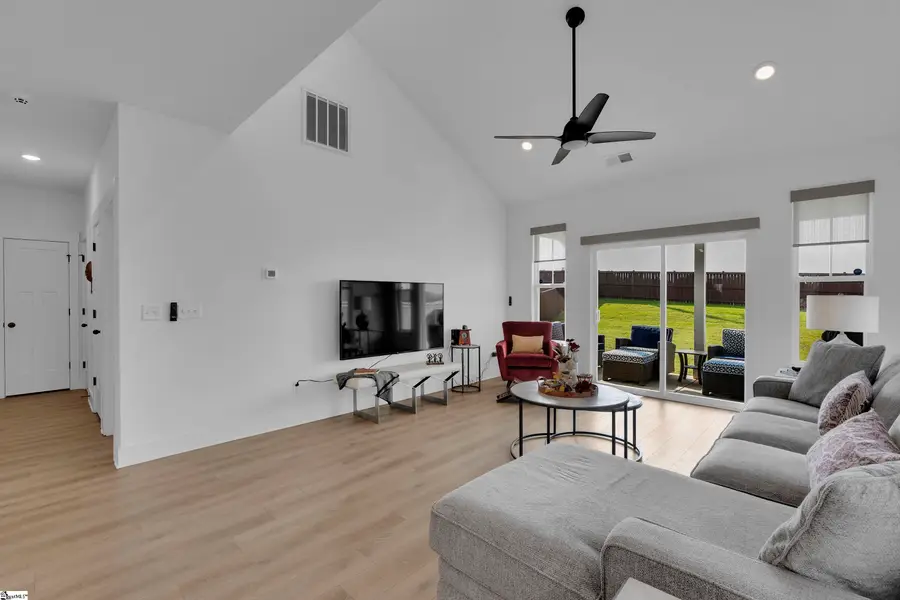 916 Diane Lane, Fairmont Mills, SC 29369 - #3
