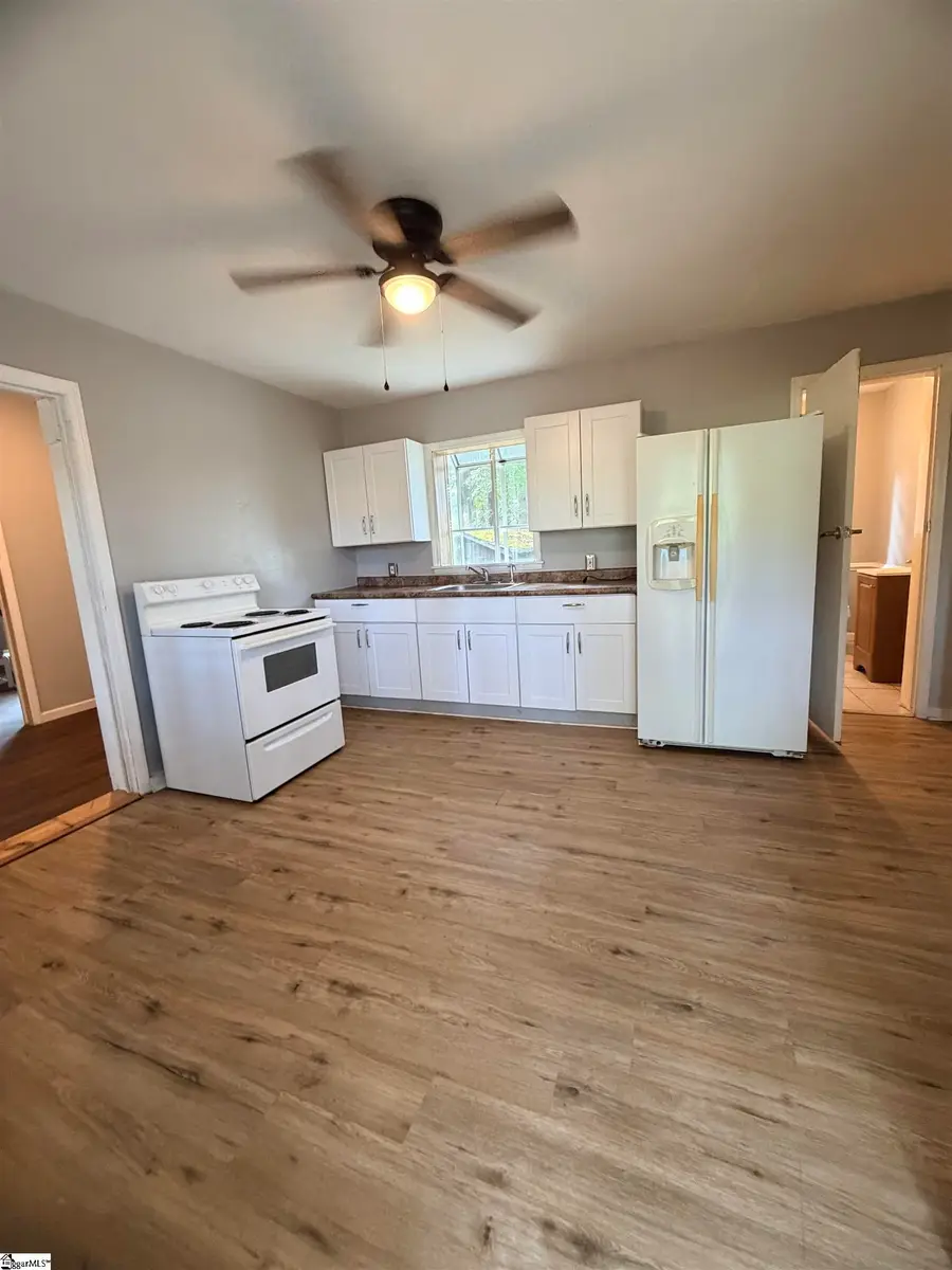 327 Zimmerman Lake Road, Spartanburg, SC 29306 - #2