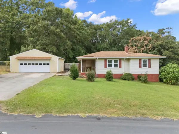 210 Edgewood Avenue, Belton, SC 29627