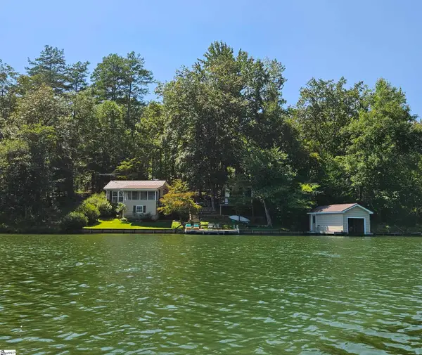 749 Red Oak Drive, Tamassee, SC 29686