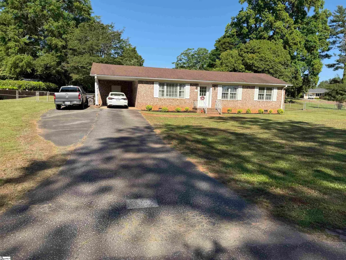 104 Russell Street, Spartanburg, SC 29307 - #1