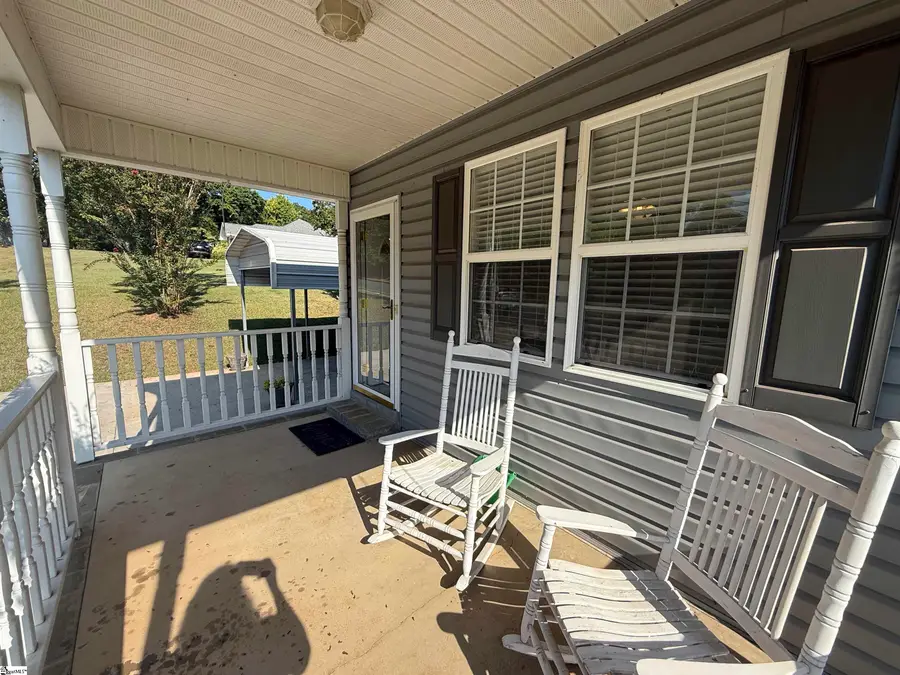 214 Jones Street, Laurens, SC 29326 - #2