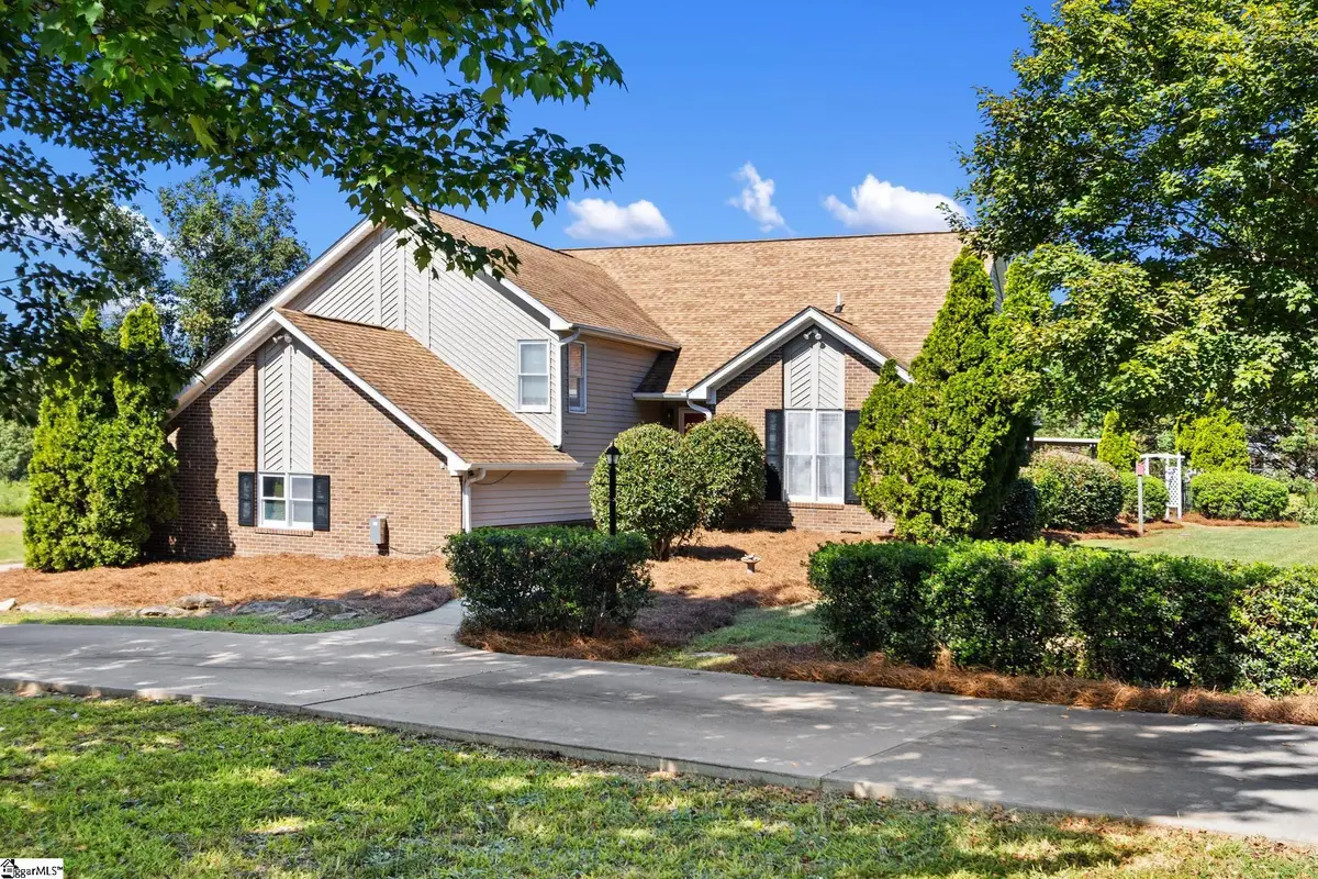 102 Chestnut Hill, Laurens, SC 29360 - #1