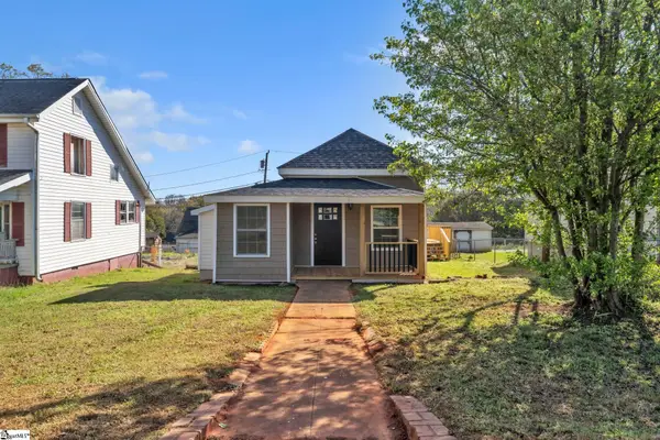 4 Walnut Street, Startex, SC 29377