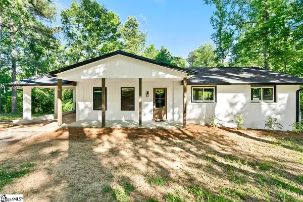 407 Beechwood Circle, Greenwood, SC 29646