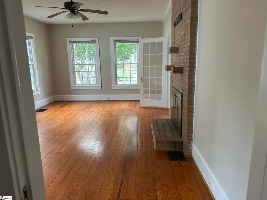 108 Moreland Avenue, Laurens, SC 29360 - #2
