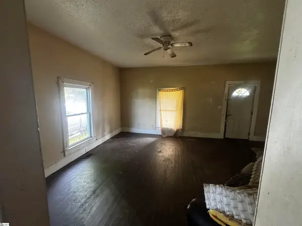 6 Hammett Street, Laurens, SC 29360