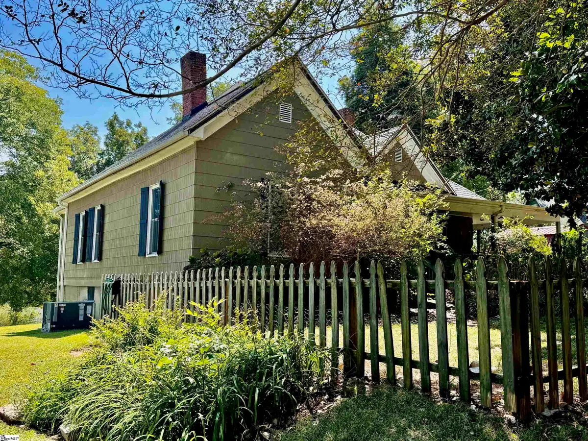 206 E Greenwood Street, Landrum, SC 29356 - #1